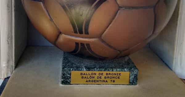 Bola de Bronze ganha por Dirceu na Copa de 1978