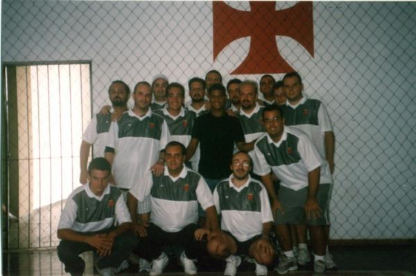 Marcelinho Carioca e a equipe de futmesa do Vasco.