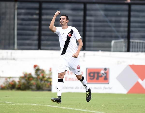 Thiago Galhardo comemora gol pelo Vasco contra Volta Redonda
