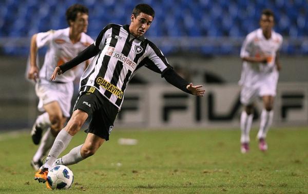 Thiago Galhardo em ação pelo Botafogo, em 2011
