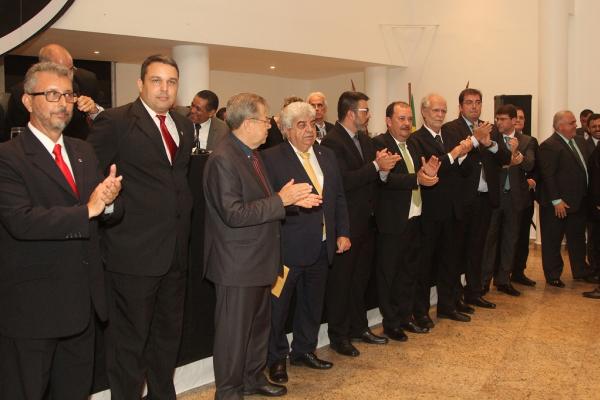 Vice-presidentes durante cerimônia de posse da atual diretoria administrativa do Gigante