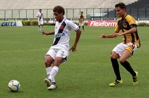 João Pedro foi um dos destaques da categoria juvenil na temporada passada