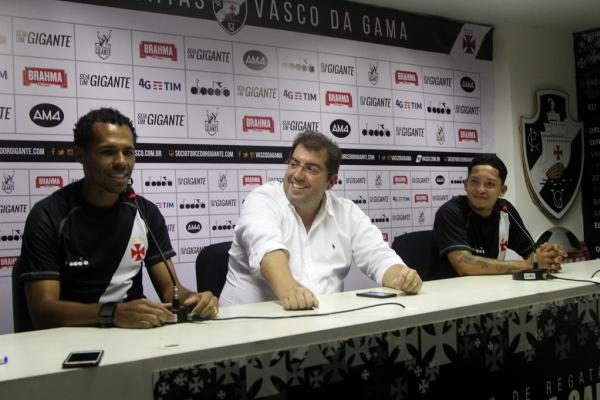 Bruno Silva, Fred Lopes e Lucas durante apresentação
