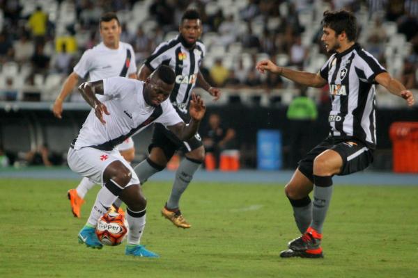 Riascos em ação contra o Botafogo na Taça Rio