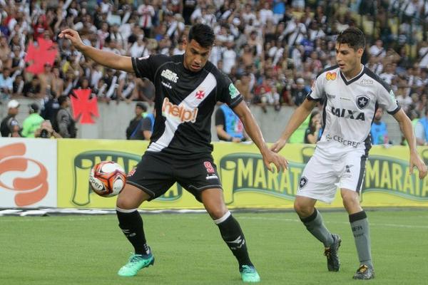 Lance da partida entre Botafogo e Vasco, pela final do Estadual do Rio