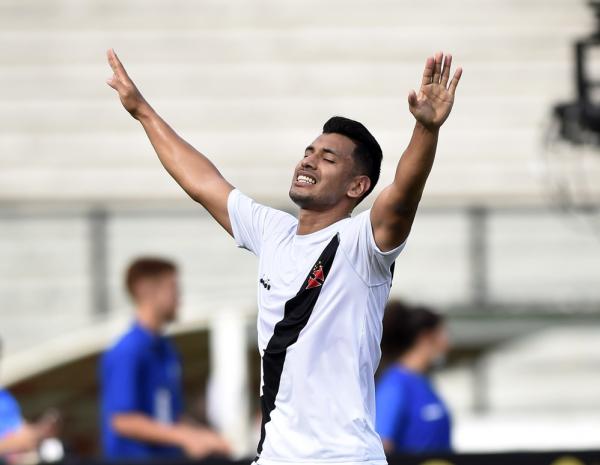 Andrés Ríos comemora gol do Vasco sobre Nova Iguaçu
