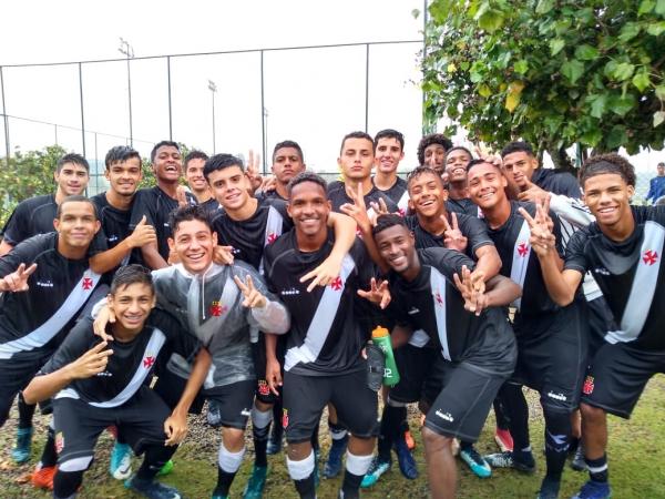 Meninos da Colina comemoraram mais uma vitória no Carioca