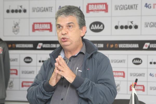 Carlos Brazil em apresentação do projeto de formação de atletas