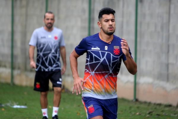 Andrés Ríos durante treino no Vasco