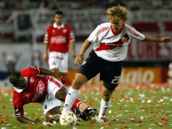 Maxi López em ação pelo River Plate, clube que o revelou