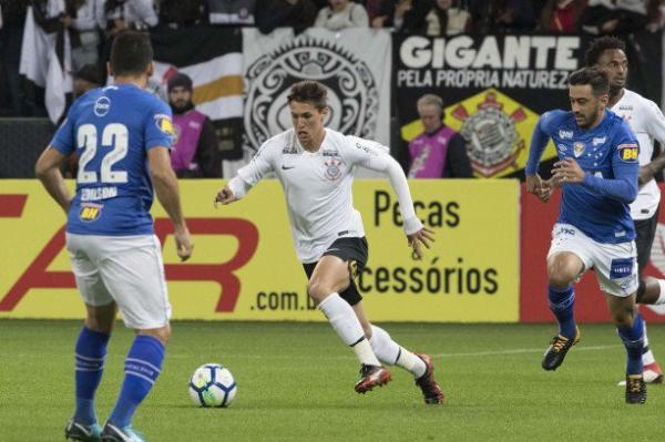 Mateus Vital durante amistoso contra o Cruzeiro, na Arena Corinthians