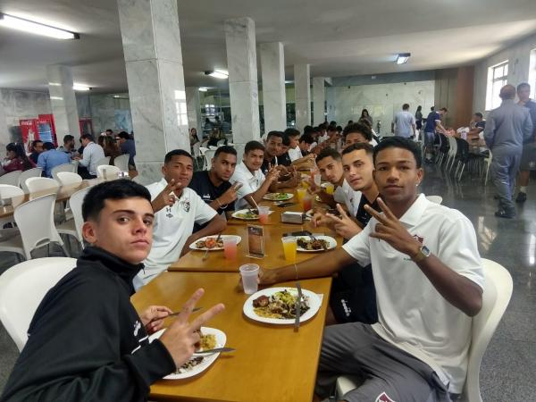 Atletas cariocas almoçaram juntos antes do duelo decisivo em BH