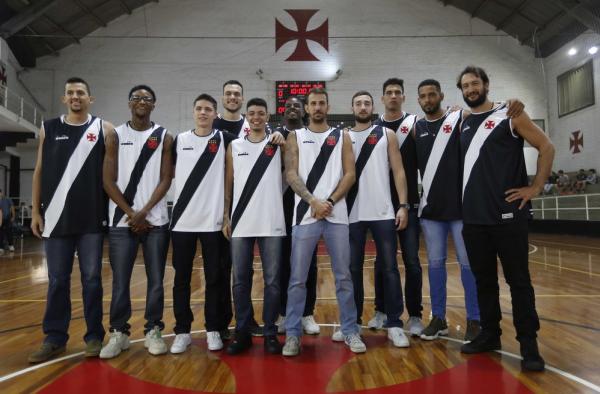 Apresentação da equipe de basquete masculino do Vasco da Gama