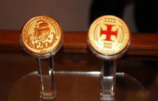 Medalha de ouro criada pela Casa da Moeda do Brasil em homenagem aos 120 anos