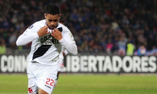 Camisa 22 logo após marcar seu quarto gol na Libertadores, contra a Universidad de Chile, que o igualou a Romário e Roberto Dinamite