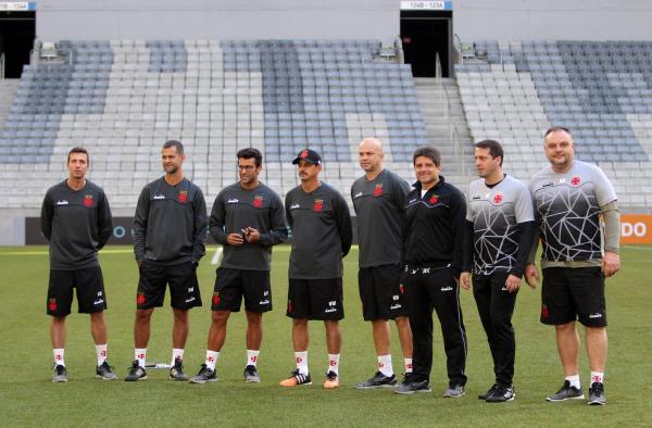 Nova comissão técnica do Vasco no treino da equipe na Arena da Baixada