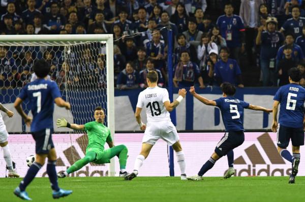 Takumi Minamino fez dois gols na vitória do Japão sobre o Uruguai em amistoso internacional nesta terça-feira