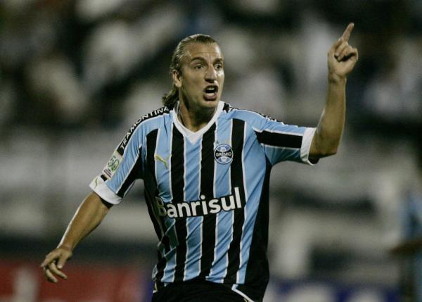 Maxi Lopez fez 17 gols na passagem pelo Grêmio em 2009