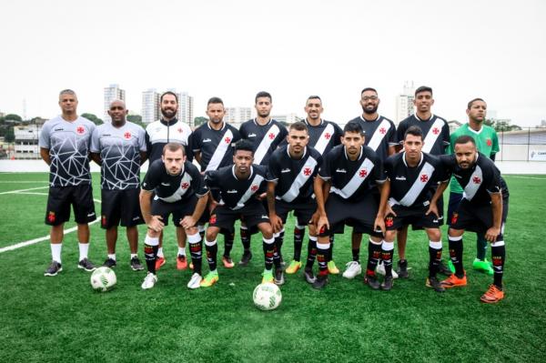 Equipe vascaína posa para foto antes da estreia no Campeonato Brasileiro
