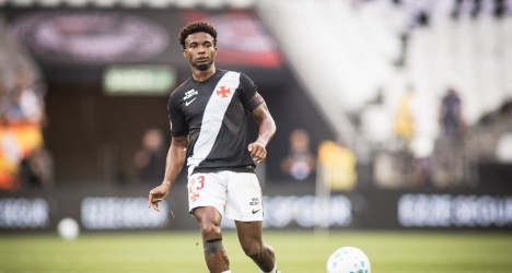 Thiago Mendes absolvido pelo STJD: volante liberado para clássico contra o Flamengo