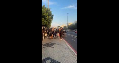 Torcedores do Olimpia se concentram na Barra da Tijuca antes do jogo contra o Vasco; veja vídeo