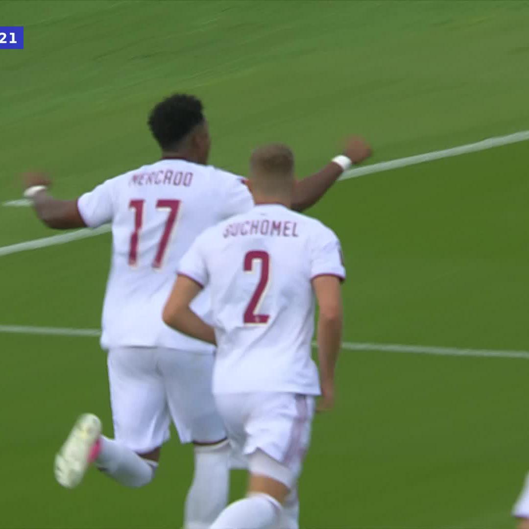 John Mercado marca pelo Sparta Praha e Bruno Duarte vira aposta de 42 gols para o ataque do Vasco