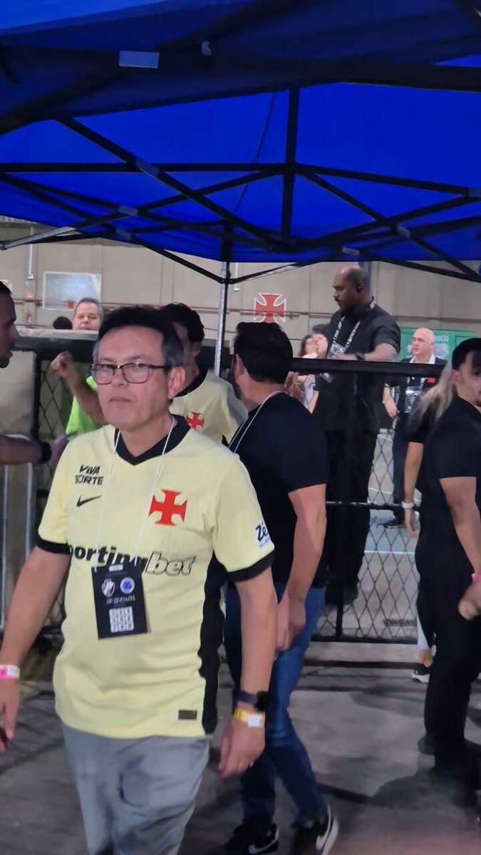 Sócios da Almirante, Marcos Lamacchia e Mário Junqueira entraram no vestiário do Vasco após o jogo
