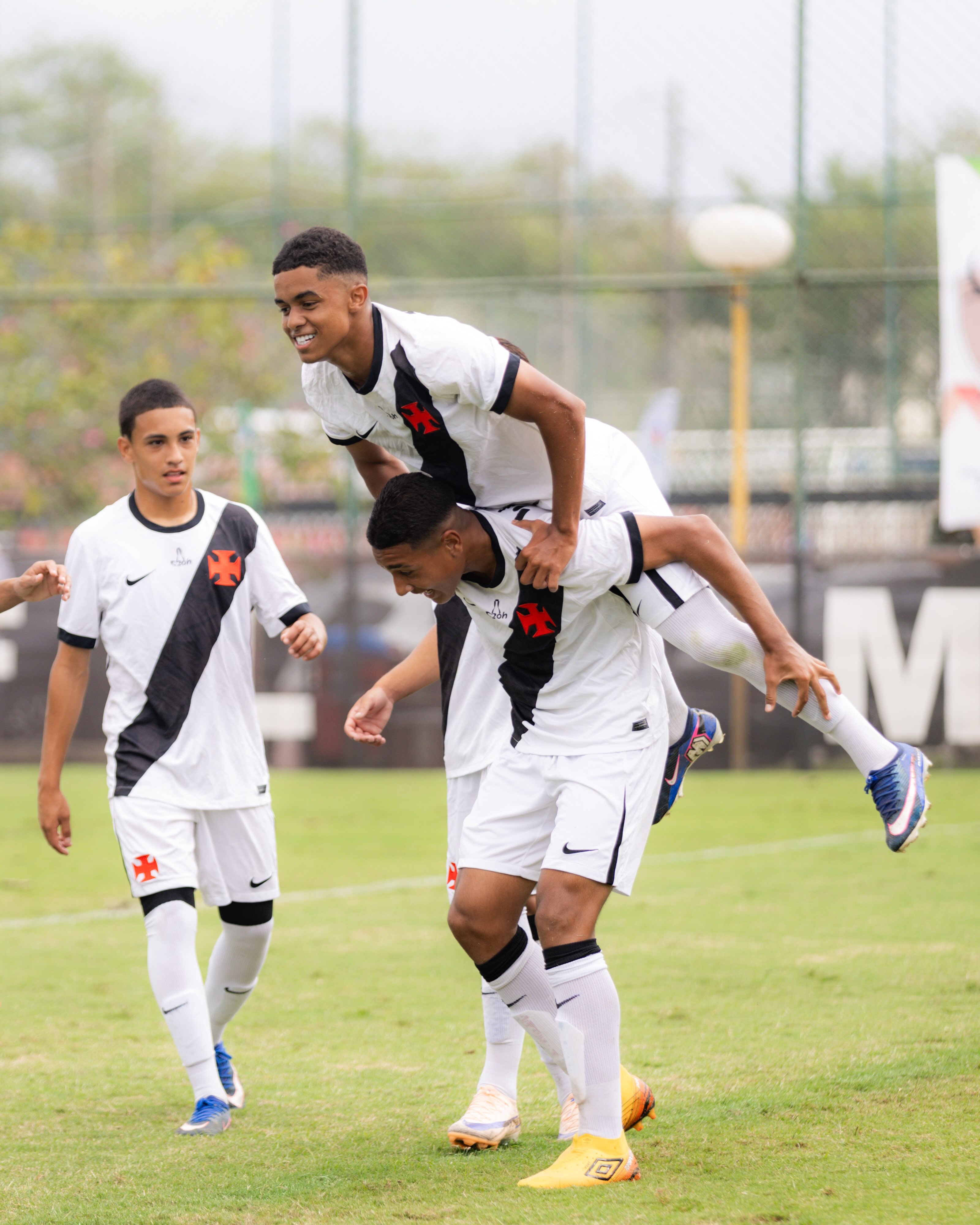 Sub-15 do Vasco goleia Kashima por 8 a 2 pela Copa da Amizade