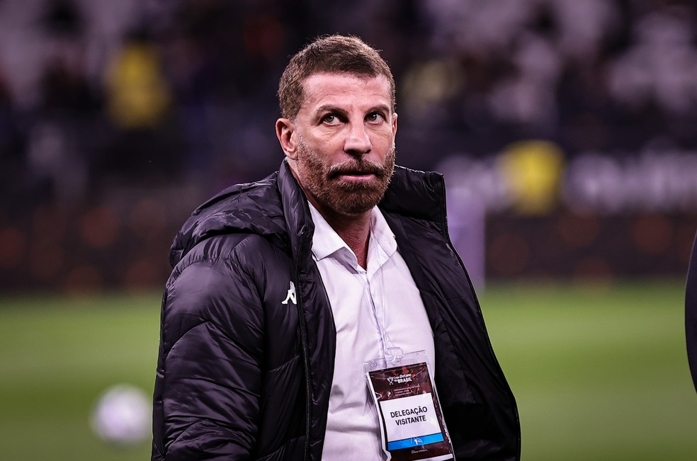 Cúpula do Vasco considera baixo valor da SportingBet para patrocínio master