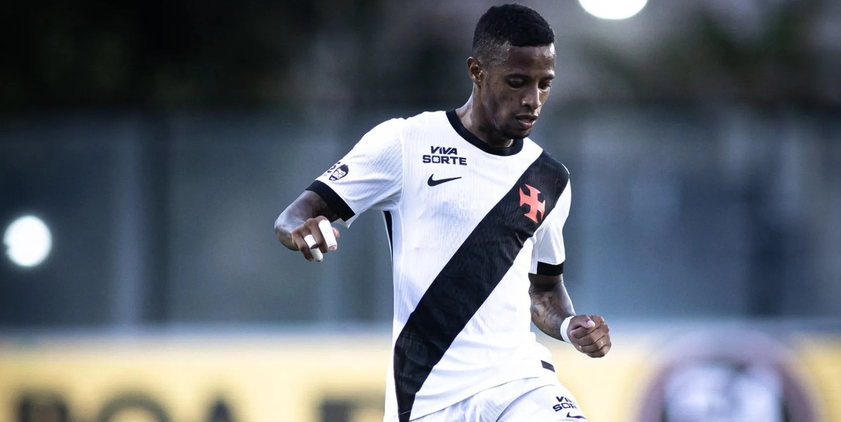 Tchê Tchê recolhe pertences do CT e pode deixar o Vasco da Gama