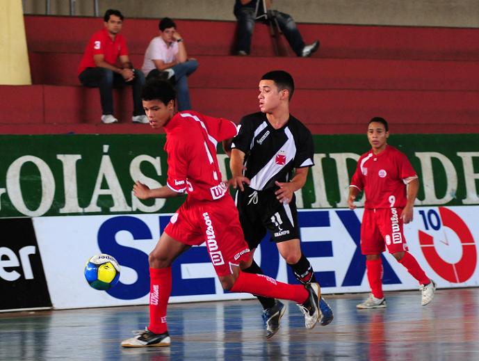 Taça Brasil de Futsal Sub-15: Vasco e Náutico goleiam e estão nas  semifinais em João Pessoa, futsal