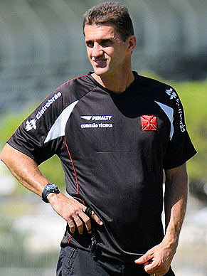 Vagner Mancini fez testes para definir o time para o cl�ssico de domingo