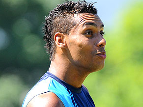 Ap�s treinar em separado nos �ltimos dias, Elton pode retornar ao time neste s�bado