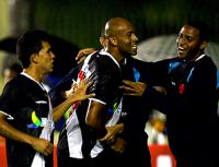 Nunes comemora seu primeiro gol com a camisa do Vasco