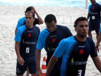 Felipe trabalha forte durante o treino do Vasco na praia da Barra da Tijuca. Grupo se reapresentou nesta tera-feira e volta a trabalhar  tarde em So Janurio
