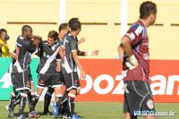 Jogadores comemoram gol de der Lus