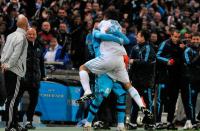 Heinze e o abrao para comemorar o gol 