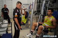 PC Gusm�o (ao fundo) observa jogadores do Vasco