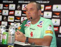 PC Gusm�o durante coletiva em S�o Janu�rio