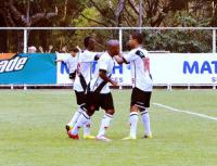 Jogadores do Vasco comemoram gol contra o PSG
