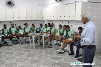 Dinamite conversa com os jogadores