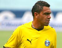 Leandro em ao no treino do Grmio