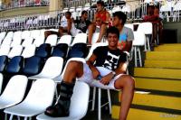 Luan Garcia torcendo pelos companheiros em So Janurio