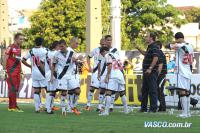 Ricardo Gomes orienta jogadores durante parada tcnica