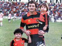 Hlio, pai de Bernardo, com o filho