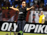 Ricardo Gomes ficou sempre  beira do gramado