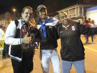 Torcedores de Vasco e Ava, juntos, prximo  Ressacada