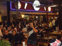 Bares lotados de vascanos na noite de deciso da Copa do Brasil