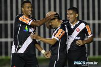 Jogadores comemoram gol de Elton