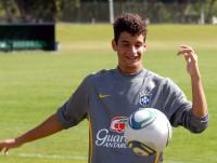 Guilherme Costa sorri em treino da sub-17: sonhando alto